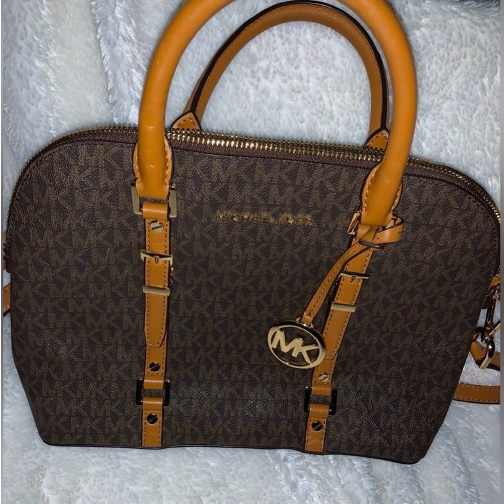 EUC Michael Kors Gorgeous Large Bag Signature Color